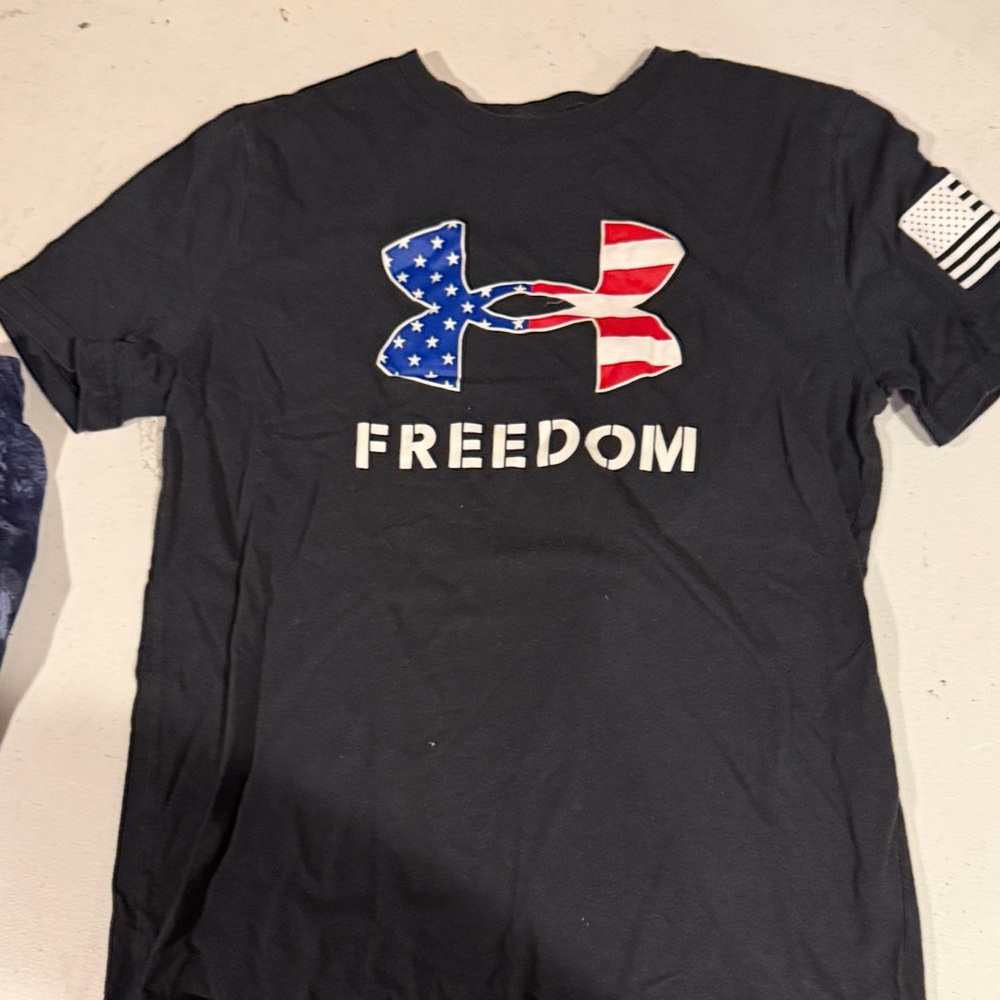 Under Armour Navy T-Shirt with Patriotic 🇺🇸🇺🇸🇺🇸 Logo Freedom